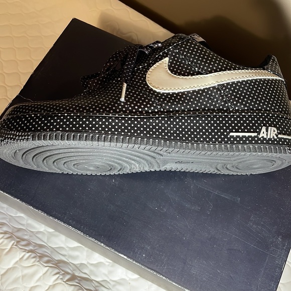 Size 11 in Womens which is size 9 in mens AIR FORCE 1 LO BLACK/W - Picture 4 of 9